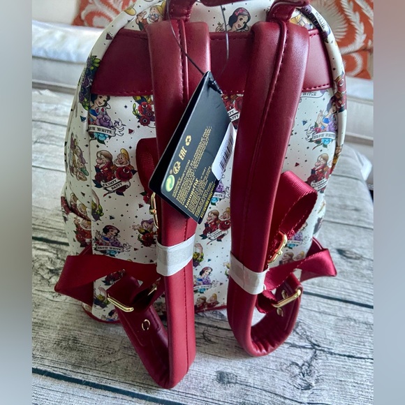 NWT! Disney Princess COLLECTION EXCLUSIVE Snow White Backpack - Picture 8 of 8